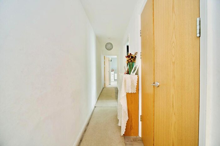 2 Bedroom Flat For Sale In Coppermill Heights, Ferry Lane, London, N17