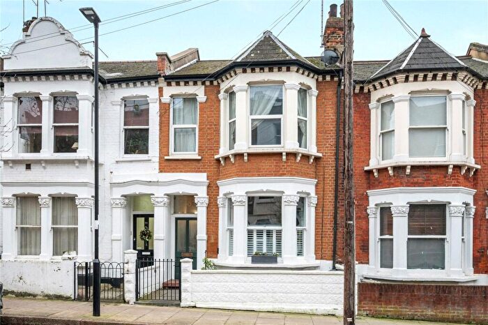2 Bedroom Apartment To Rent In Witherington Road, London, N5