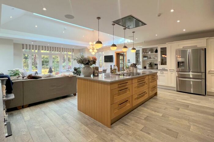 5 Bedroom Detached House For Sale In Nairn Road, Talbot Woods, Bournemouth, BH3