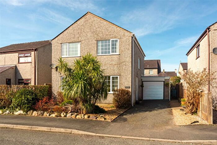 4 Bedroom Detached House For Sale In Nant Y Glyn, Llanrug, Caernarfon, Gwynedd, LL55