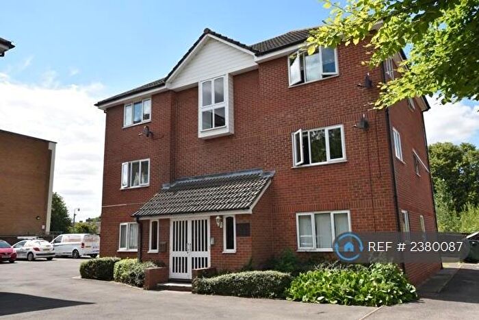2 Bedroom Flat To Rent In Flamborough Close, Woodston, Peterborough, PE2