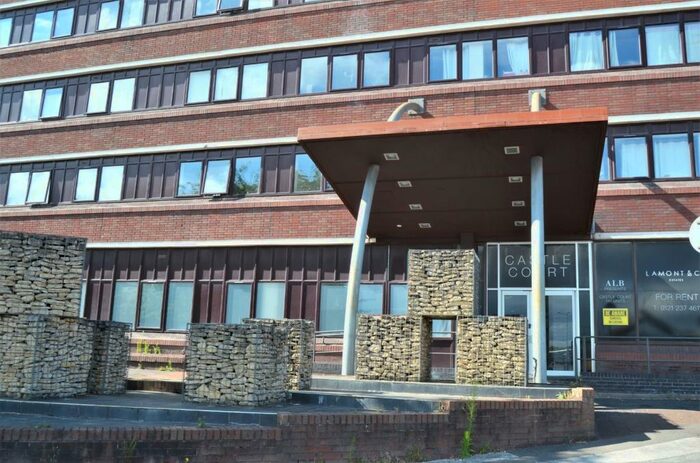 2 Bedroom Apartment To Rent In Castle Court, The Minories, Dudley, West Midlands, DY2