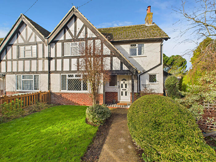 3 Bedroom End Of Terrace House For Sale In Lime Grove, Chinnor, Oxfordshire, OX39