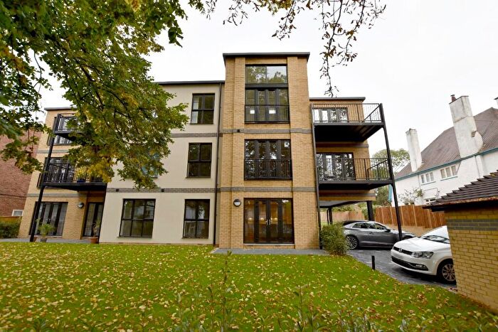2 Bedroom Flat To Rent In Langley Park Road, Sutton, London, SM2