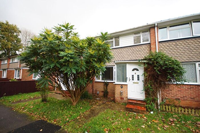3 Bedroom Terraced House To Rent In Elvaston Way, Tilehurst, RG30