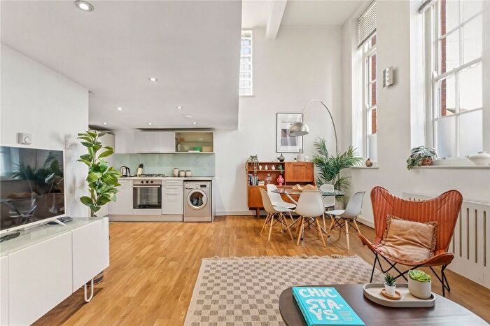 3 Bedroom Flat For Sale In Gatton Road, London, SW17