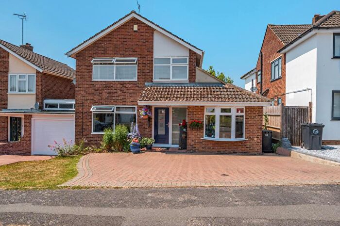 3 Bedroom Detached House For Sale In Bourne End, Buckinghamshire, SL8