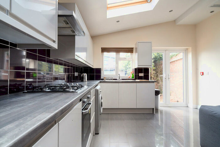 6 Bedroom Semi-Detached House To Rent In St Christians Road, Coventry, CV3