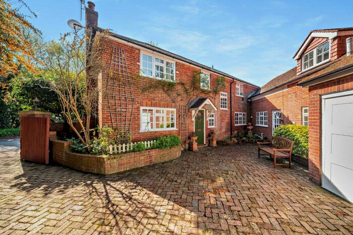 4 Bedroom Detached House For Sale In Salisbury Road, Coombe Bissett, Salisbury, SP5