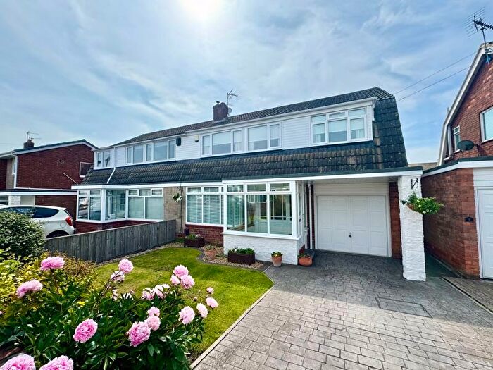 4 Bedroom Semi-Detached House For Sale In Hollinghill Road, Holywell Village, NE25