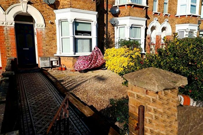 1 Bedroom Flat For Sale In High Street, Shoeburyness, SS3