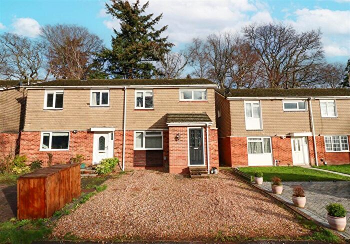 3 Bedroom Semi Detached House For Sale In Lea Springs, Fleet, GU51