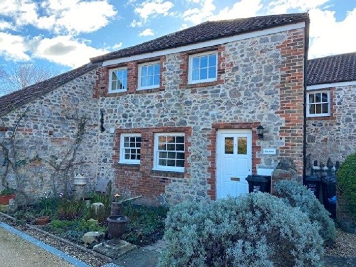 2 Bedroom Flat To Rent In Union Street, Cheddar, Somerset., BS27