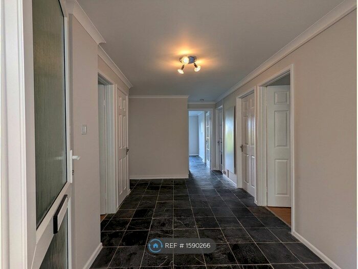 3 Bedroom Flat To Rent In Carrick House, Falmouth, TR11