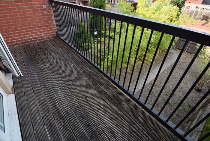 4 Bedroom Town House To Rent In Bold Street, Hulme, Manchester. ., M15