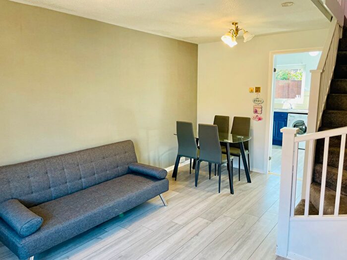 2 Bedroom Property To Rent In Hope Close, Sutton, SM1