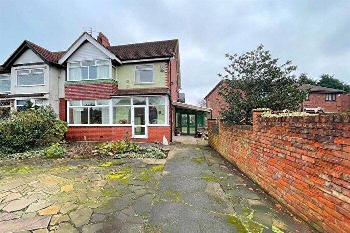 3 Bedroom Semi-Detached House For Sale In Northenden Road, Sale, M33