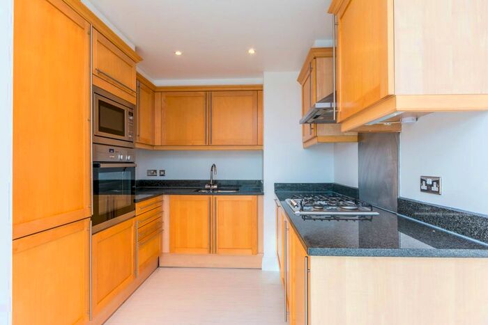 2 Bedroom Flat To Rent In Ferry Quays, Brentford, TW8