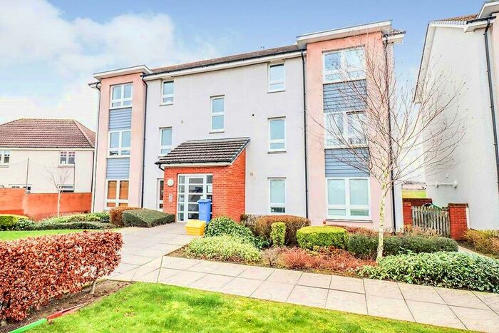 3 Bedroom Flat To Rent In Norway Gardens, Dunfermline, Fife, KY11