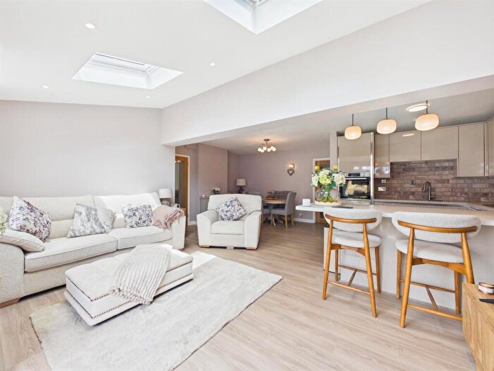 3 Bedroom Detached Bungalow For Sale In Highbank Park, Longford, Gloucester, GL2