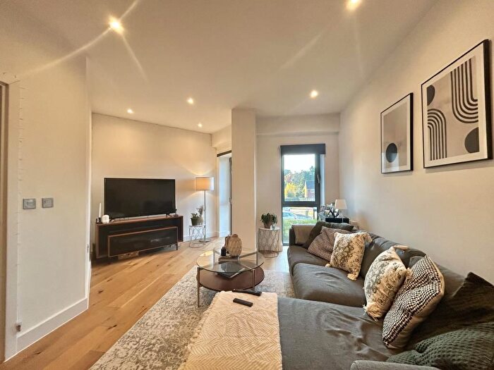 1 Bedroom Flat To Rent In Hill View Apartments, Henley On Thames, RG9