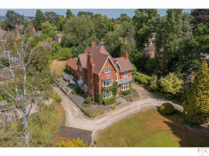 6 Bedroom Detached House For Sale In Stamford Road, Leicester, LE9