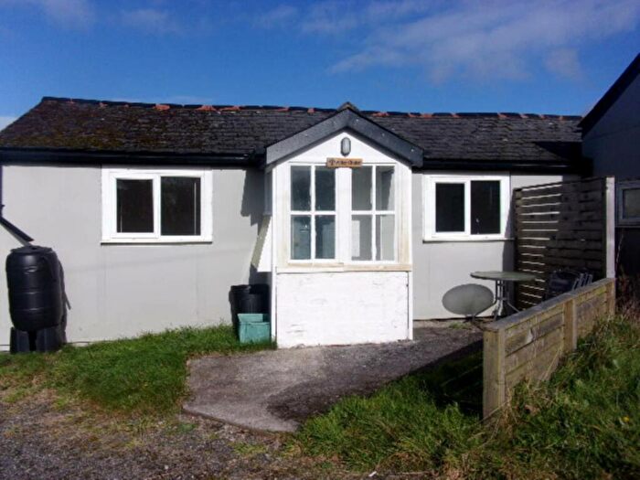 2 Bedroom Chalet To Rent In Otterham, PL32