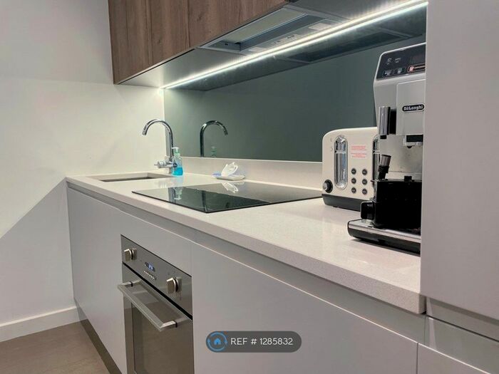 1 Bedroom Flat To Rent In Apex House, St. Albans AL1