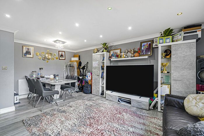 4 Bedroom Terraced House To Rent In Bevis Close, Dartford, DA2