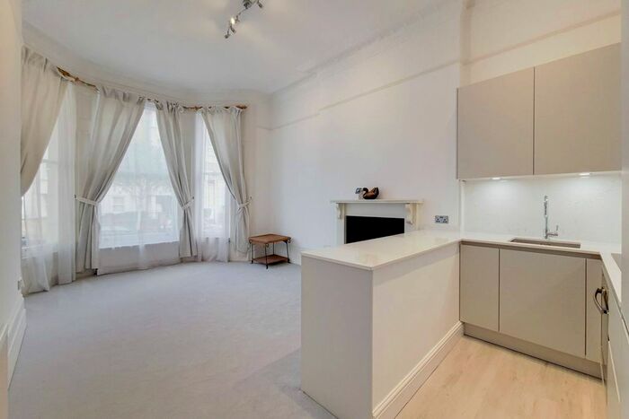 1 Bedroom Flat To Rent In Longridge Road, Earls Court, London, SW5