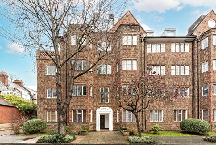 2 Bedroom Flat For Sale In Tudor Close, London, NW3