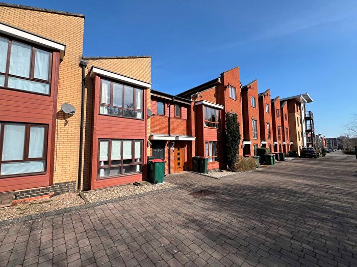 3 Bedroom Property To Rent In Commonwealth Drive, Crawley, RH10