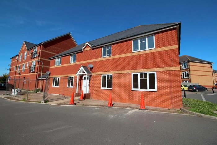 1 Bedroom Flat To Rent In Richmond Meech Drive, Kennington, Ashford, TN24