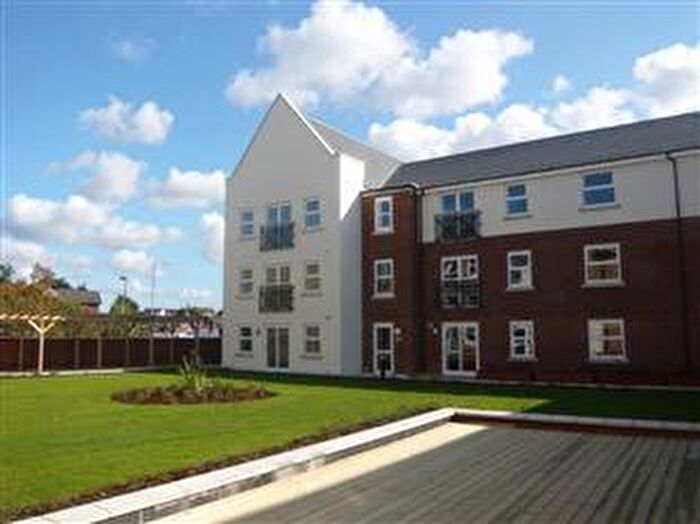 2 Bedroom Flat To Rent In Walsworth Road, Hitchin, SG4