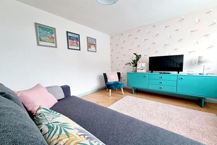 4 Bedroom Maisonette To Rent In Old Tree Parade, Broad Street, BN25