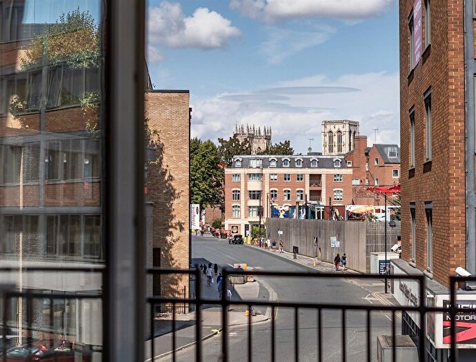 2 Bedroom Flat For Sale In Piccadilly, York, YO1