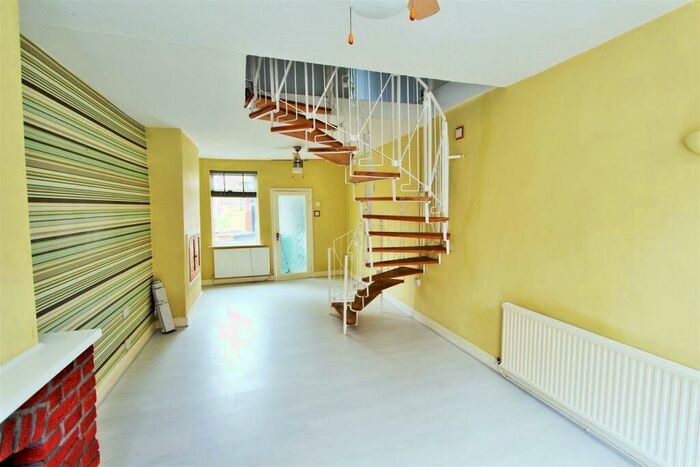 3 Bedroom Terraced House To Rent In Lorrimer Road, Leicester, LE2