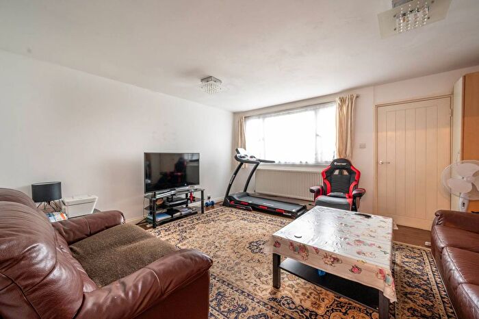 3 Bedroom Property For Sale In Meredith Street, Plaistow, London, E13