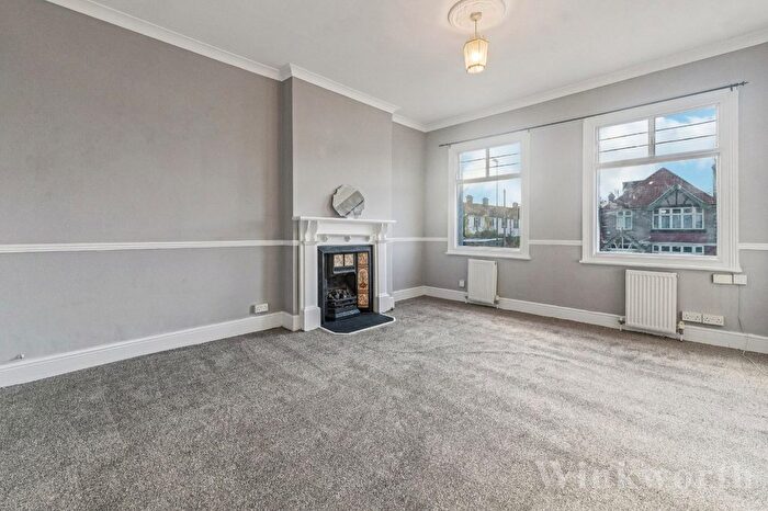 3 Bedroom Flat To Rent In Perry Rise, London, SE23