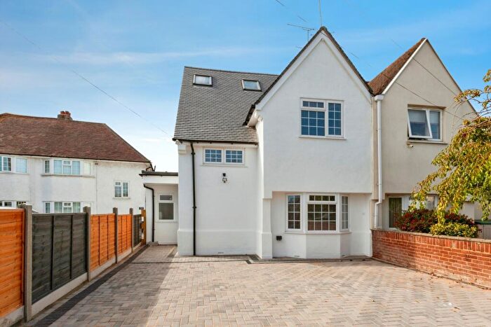 5 Bedroom Semi Detached House To Rent In St. Georges Crescent, Slough, Berkshire, SL1
