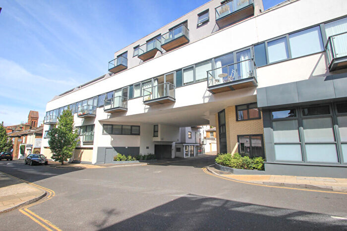 2 Bedroom Apartment To Rent In St Marys Road, Surbiton, KT6