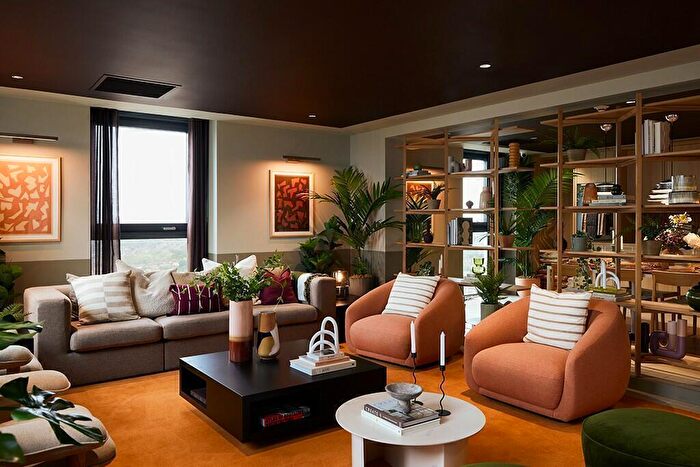 2 Bedroom Flat To Rent In Bale And Anchor, Flat Bale House, Conington Road, London, SE13