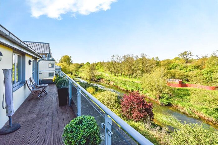 2 Bedroom Flat For Sale In Westmead Lane, Chippenham, SN15