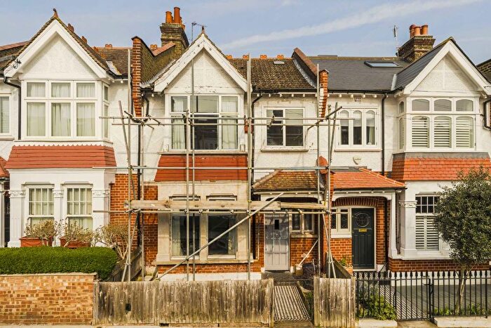 3 Bedroom Property For Sale In Fircroft Road, Tooting, SW17
