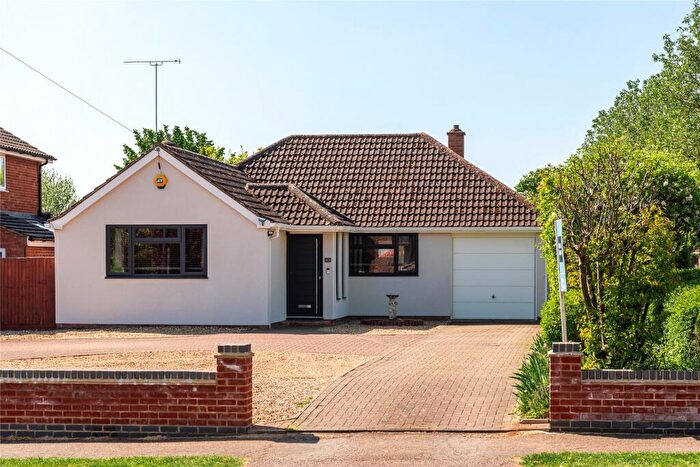 3 Bedroom Bungalow For Sale In Molivers Lane, Bromham, Bedfordshire, MK43