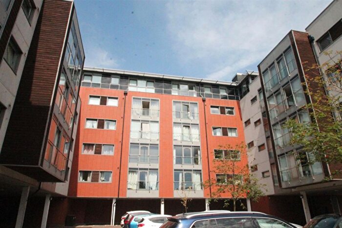 2 Bedroom Flat To Rent In Goldington Road, Bedford, MK40