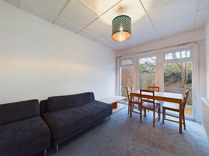 3 Bedroom Property To Rent In Seely Road, London, SW17