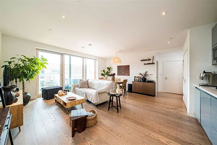 1 Bedroom Flat For Sale In Victory Place, Elephant And Castle, SE17