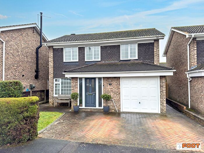 4 Bedroom Detached House For Sale In Island Close, Hayling Island, PO11