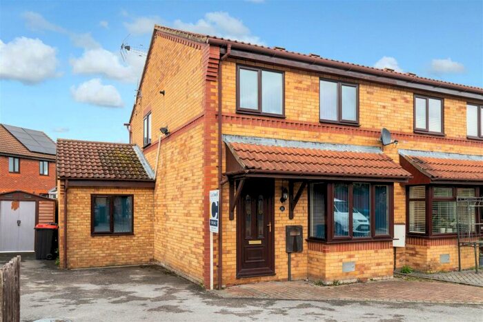 4 Bedroom End Of Terrace House To Rent In Rathbone Close, Crownhill, MK8